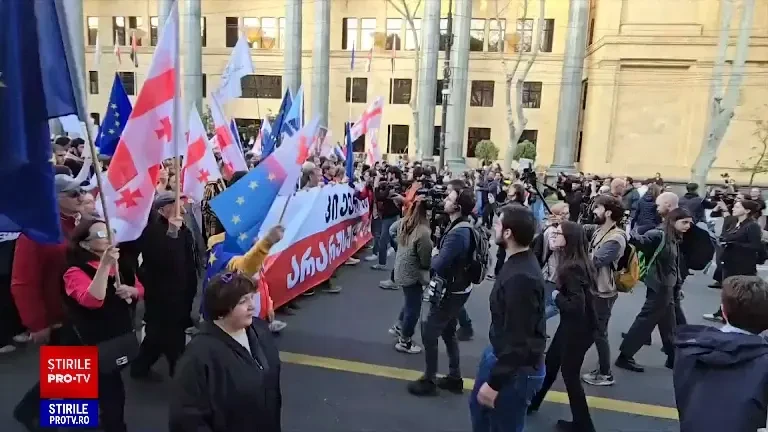 Proteste masive în Georgia. Oamenii au ieșit din nou în stradă, după un an, din cauza unei ”legi rusești”