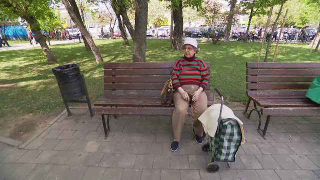 Jocul prin care tinerii înțeleg singurătatea vârstnicilor. Primul lucru pe care l-au făcut: ”Alo, buni? Mi-e dor de tine”