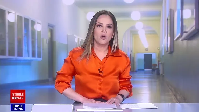 Un elev de liceu din Ploiești a fost umilit de un alt băiat, după ce a vorbit-o de rău pe iubita lui. Scena a fost filmată