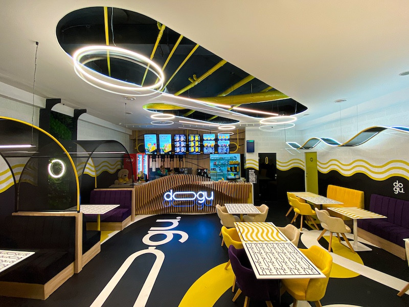 (P) DOGU - Conceptul revoluționar de fast-food 100% românesc, care aduce in HORECA un nou tip de Hot Dog reinterpetat