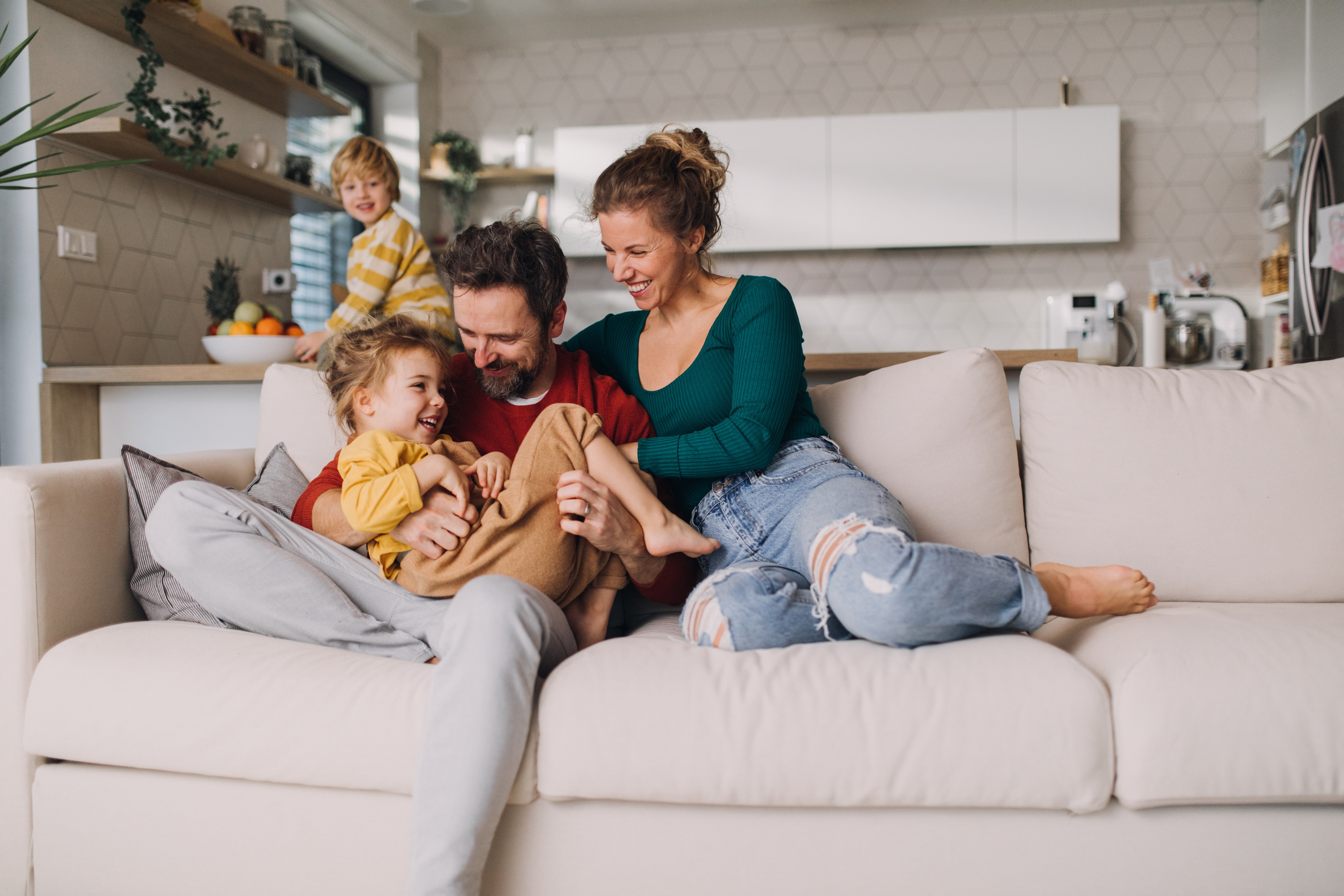 (P) 3 metode să ai grijă de tine și de banii tăi