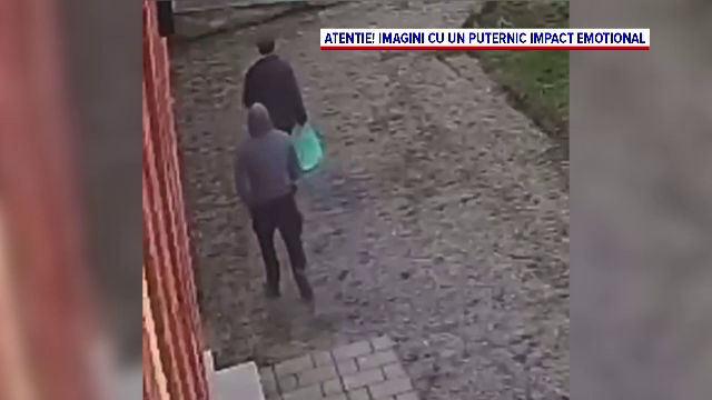 Scene șocante pe o stradă din Târgu Mureș. Un tânăr a tâlhărit în doar câteva minute două bătrâne