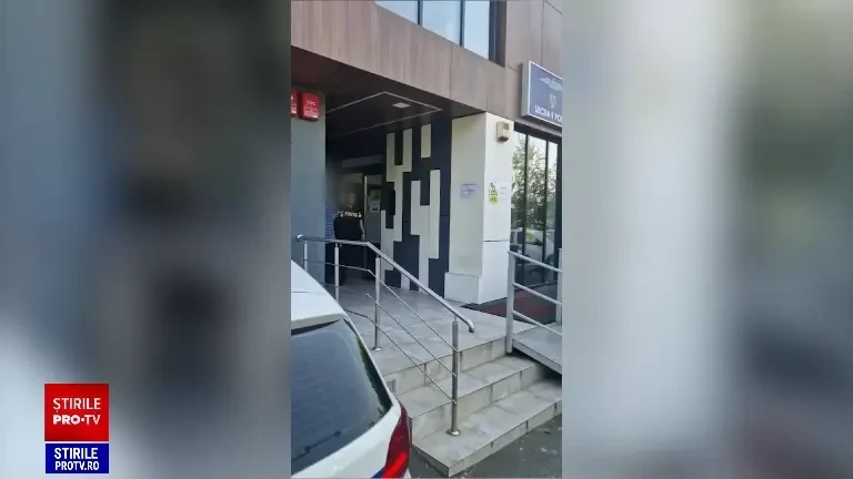 Profesor din București, cercetat pentru viol. Bărbatul de 62 de ani are o relație amoroasă cu o elevă de când ea era minoră