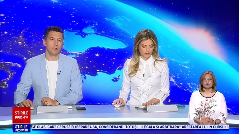 Accident grav în Galați. Doi tineri au rămas încarcerați după ce camionul în care se aflau s-a răsturnat pe o parte