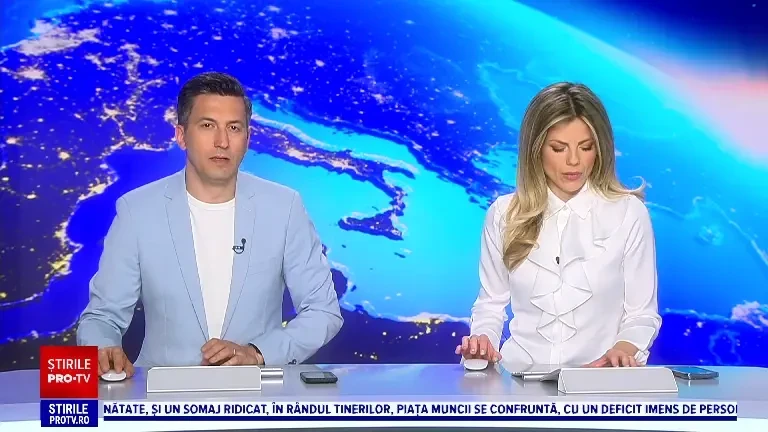 Un camion a ieșit în viteză de pe o șosea din Constanța și s-a răsturnat. Șoferul a fost transportat de urgență la spital