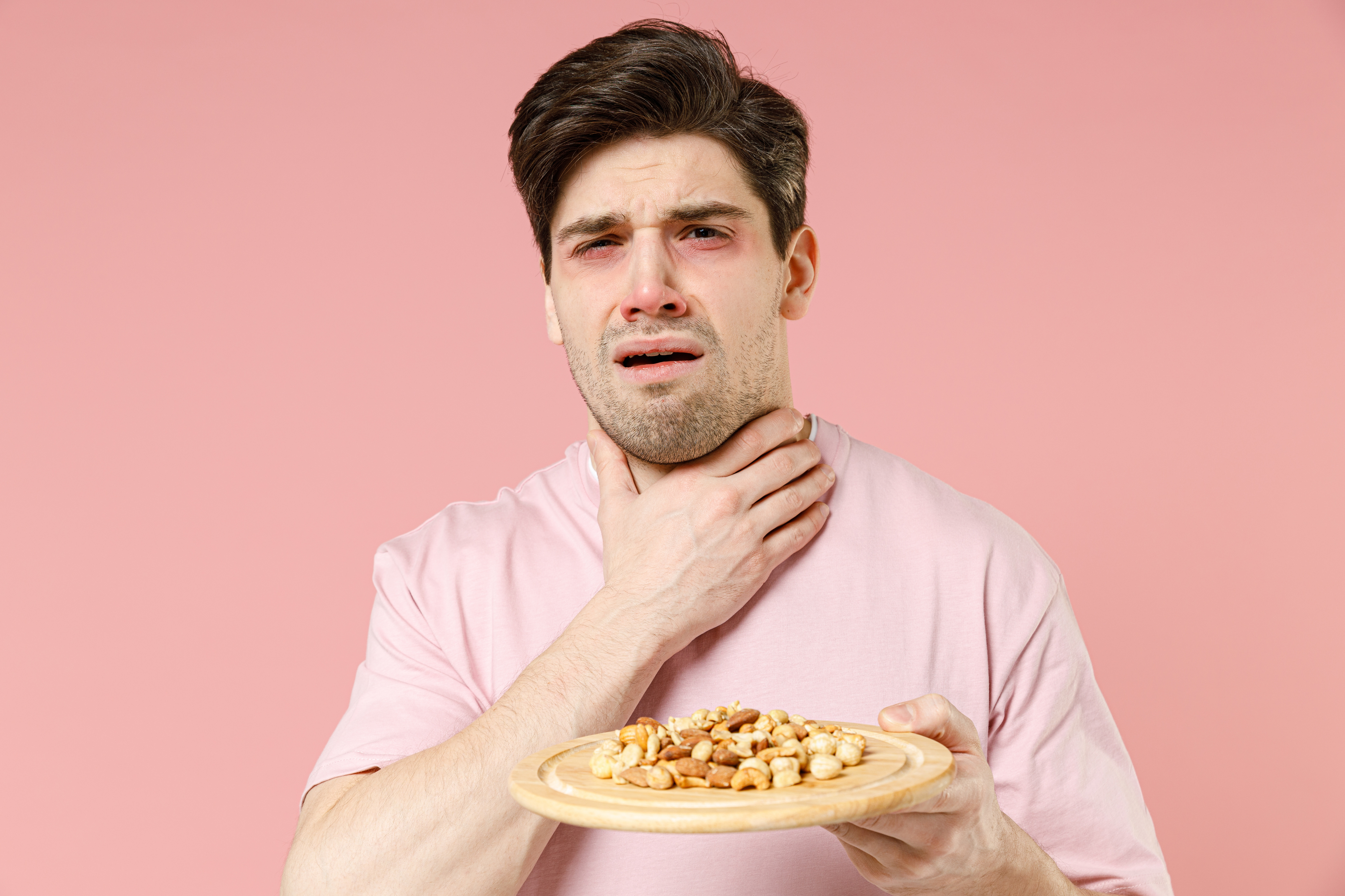 Un bărbat din Brașov și-a văzut moartea cu ochii după ce s-a înecat cu mâncare într-un restaurant. Cum a fost salvat