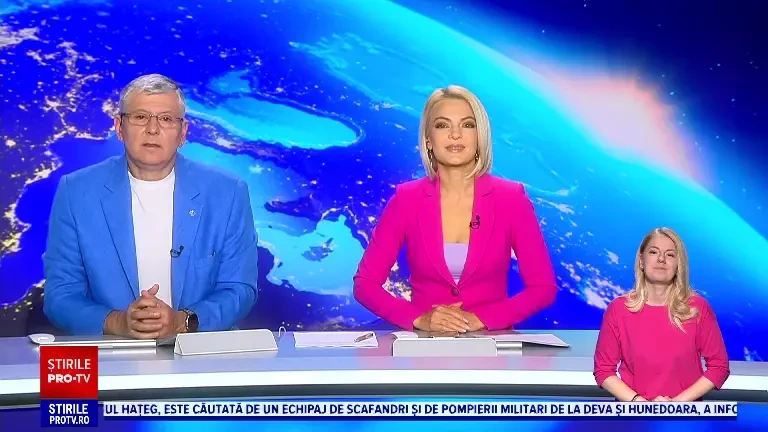 Mii de cititori la un târg de carte din Iaşi. Cele mai noi titluri au fost expuse, iar clienți au fost de toate vârstele