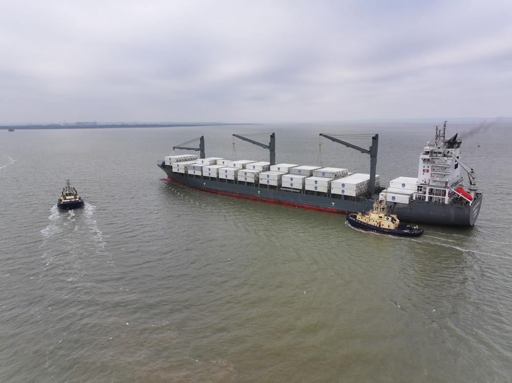 Un marinar a fost rănit într-un atac al rebelilor houthi asupra unei nave comerciale în Golful Aden