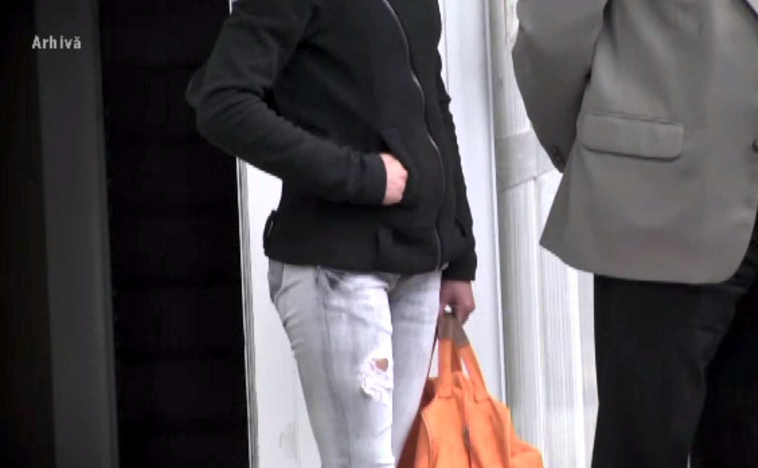 Pățania unor tinere din Ploiești care s-au îndrăgostit de același bărbat. Coșmarul trăit când au aflat cine era, de fapt