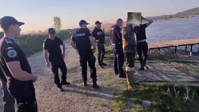 Pescari din Bacău, amendați cu 30.000 de lei. Bărbații nu au respectat perioada de prohibiție