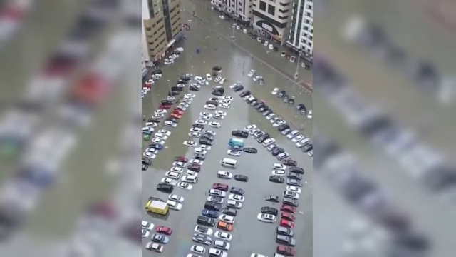 Românii blocați în Dubai acuză că au fost lăsați de izbeliște de birocrații plătiți din banii tuturor. „Ne-au cam jecmănit”