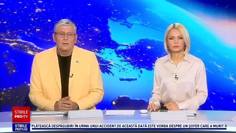 Fațada principală a clădirii fostei Burse din Copenhaga s-a prăbușit în urma incendiului. Momentul a fost filmat