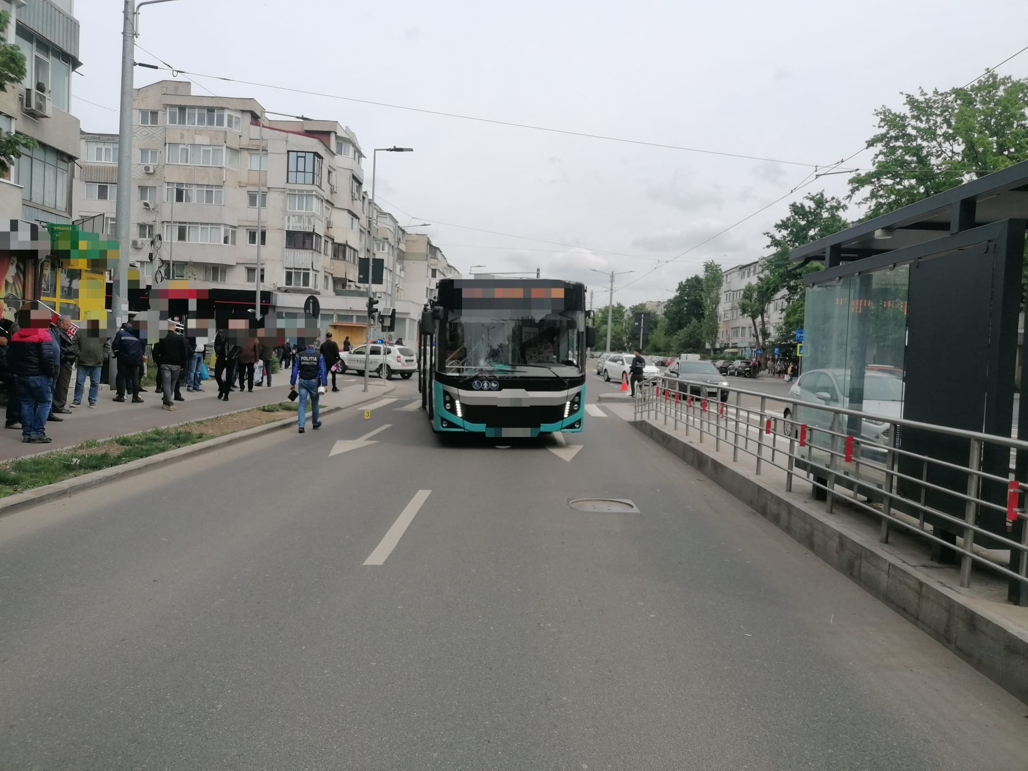Un șofer de autobuz din Galați a lovit trei femei pe trecerea de pietoni. Care e starea victimelor