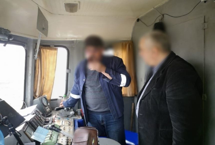 Angajaţi de la Căi Ferate, prinși beţi la serviciu. Trebuie să asigure siguranţa feroviară, dar consumă alcool