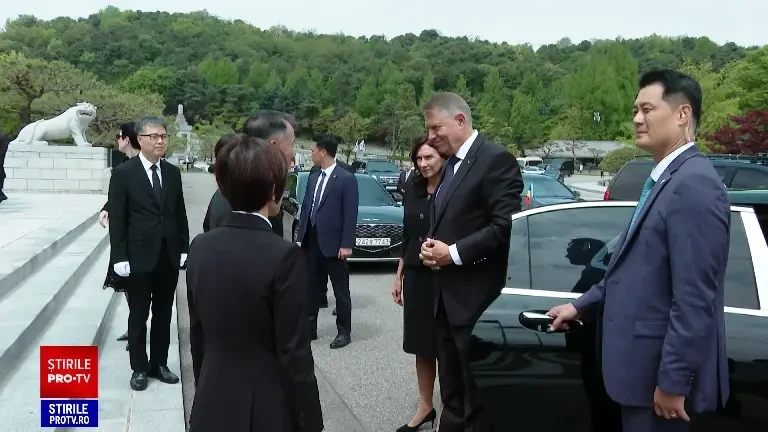 Încă o călătorie în lux a lui Iohannis. Imagini spectaculoase din interiorul avionului privat care l-a dus la Seul | FOTO