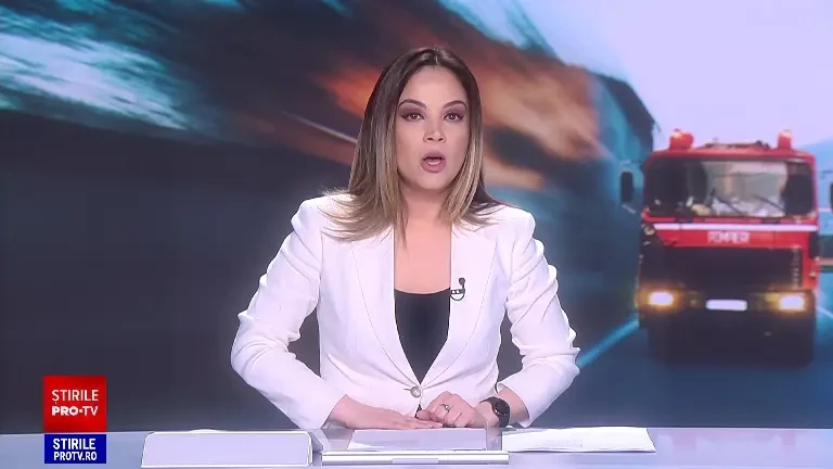 O primărie din Dolj a luat foc. Tavanul construit din lemn s-a prăbușit la etajul 1