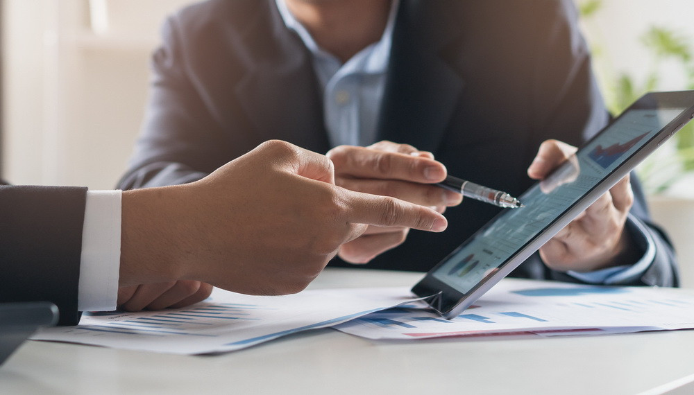 Prima reacție a mediului de afaceri, după rezultatul alegerilor prezidențiale. "Să numească cât mai rapid un guvern stabil"