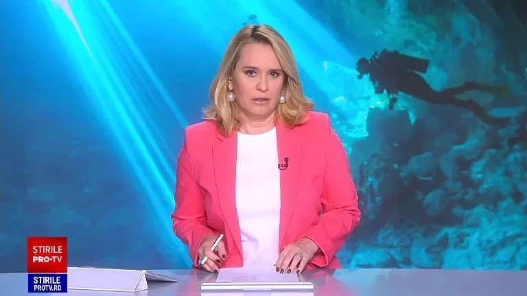 Porțiuni periculoase s-au format în mai multe locuri pe litoral, în urma furtunilor. La mal sunt gropi adânci și de 2 metri