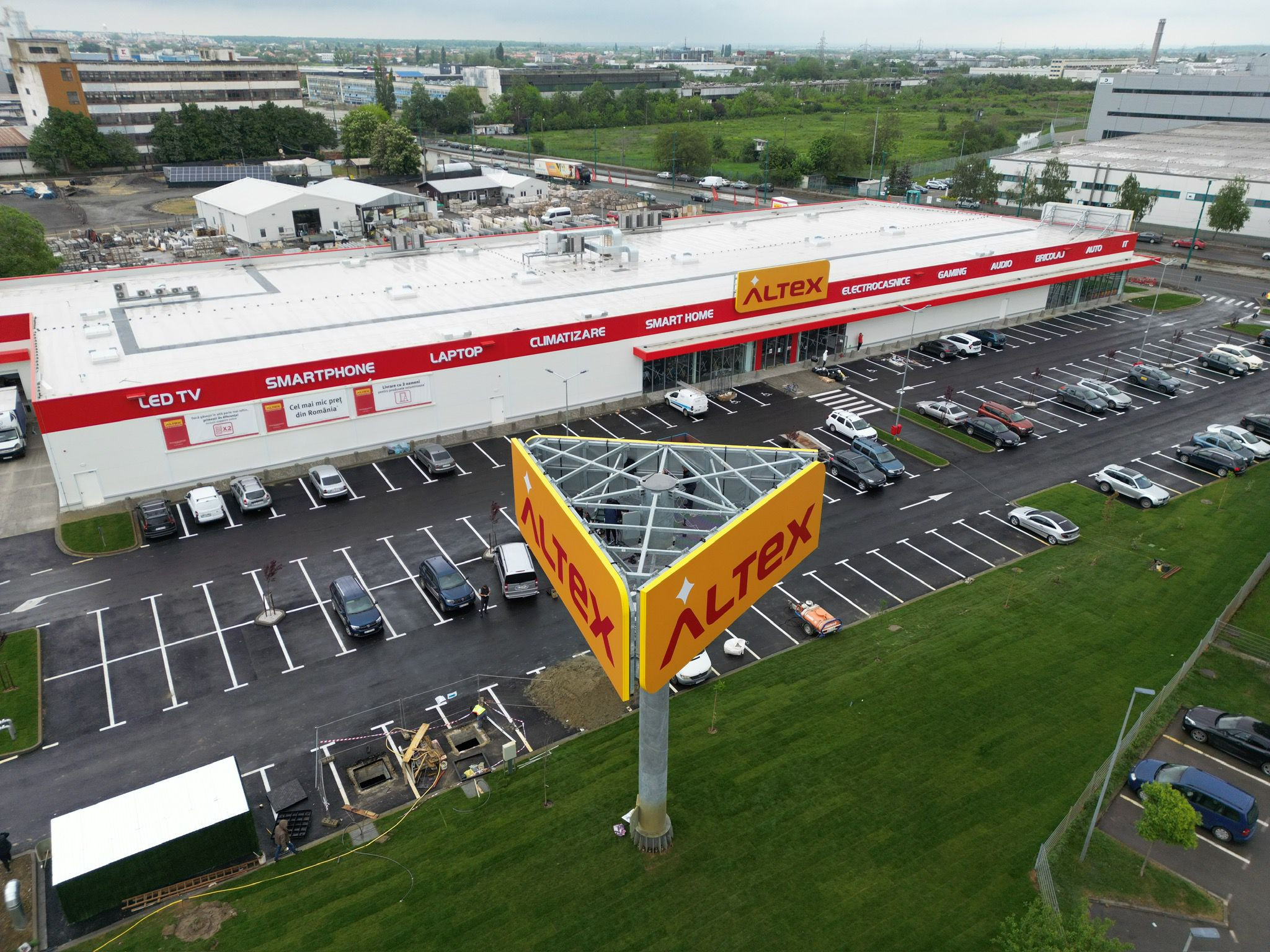 (P) Altex adaugă &icirc;n rețeaua sa, de peste o sută treizeci de magazine, un nou magazin &icirc;n Timișoara