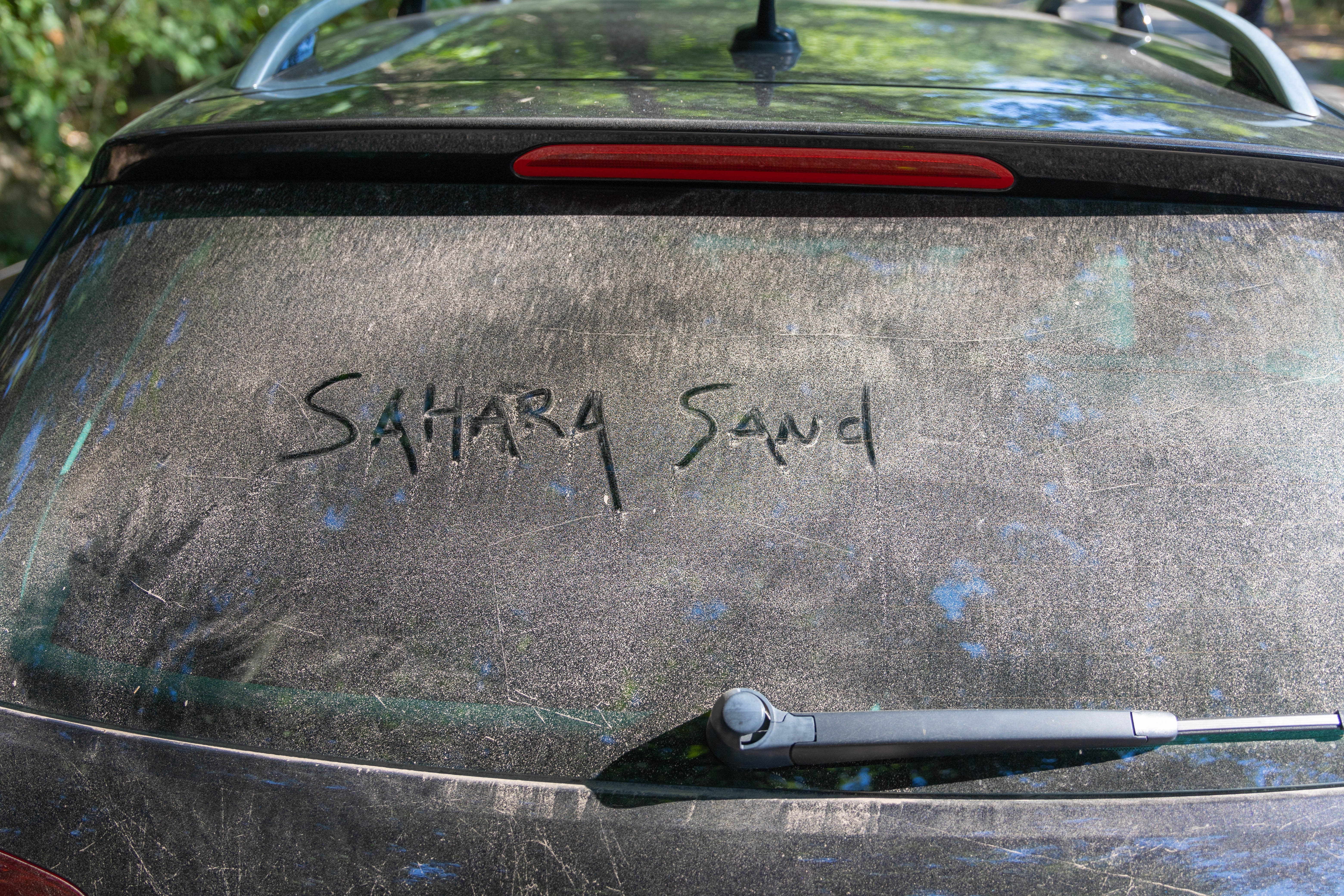 ANM: O masă de aer încărcată cu particule de praf de origine sahariană va fi deasupra României în zilele următoare