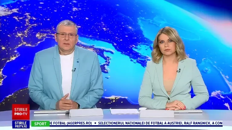 O mașină a ars ca o torță în curtea unei firme. Este uimitor ce a dus la aprinderea combustibilului