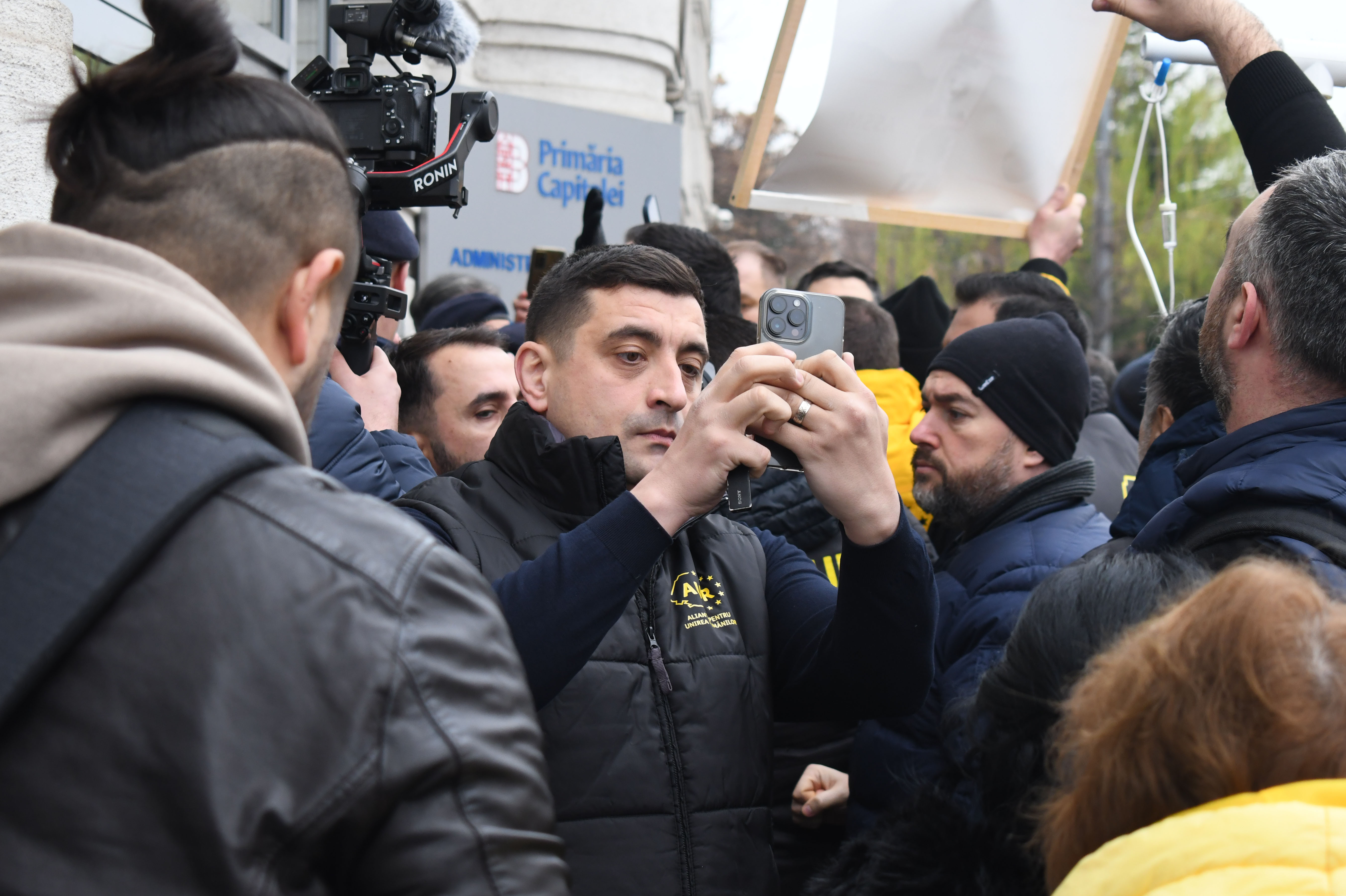 AUR își caută candidați la nivel național. Metoda inedită prin care Simion a dat sfoară-n țară: „Scrie-mi înapoi urgent!”