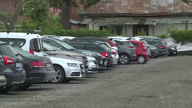 Românii pleacă în străinătate în vacanța de 1 Mai și Paște și lasă mașinile la aeroport: „E cea mai bună opțiune”