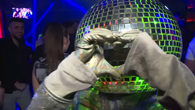 Românii se pregătesc de 1 Mai. Centrul vechi din București a fost plin de oameni dornici să petreacă. „O plăcere să fim aici”