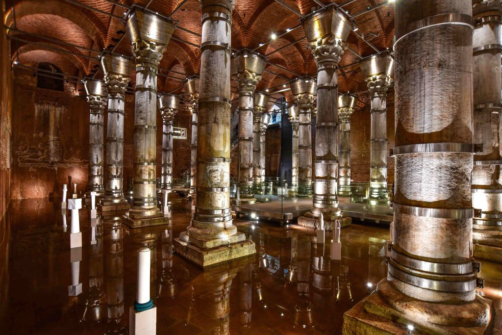 Comorile ascunse sub o țară iubită de români pentru vacanțe. Atracțiile turistice de care nu ai auzit până acum. GALERIE FOTO