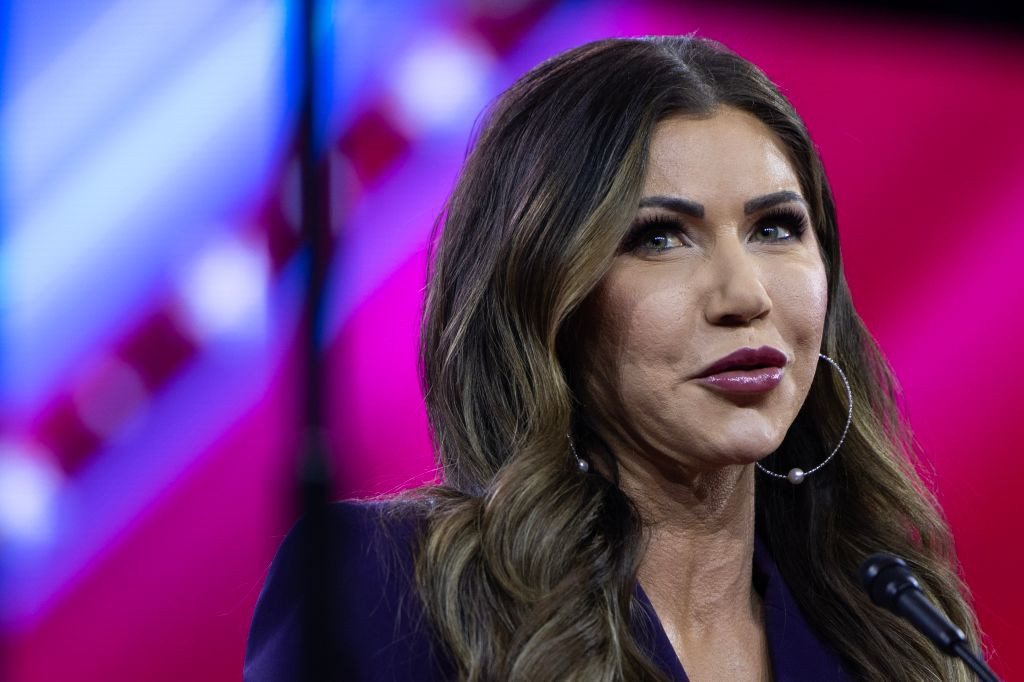 Kristi Noem, internată de urgență în spital. Oficialul lui Trump, păzit de agenți Secret Service