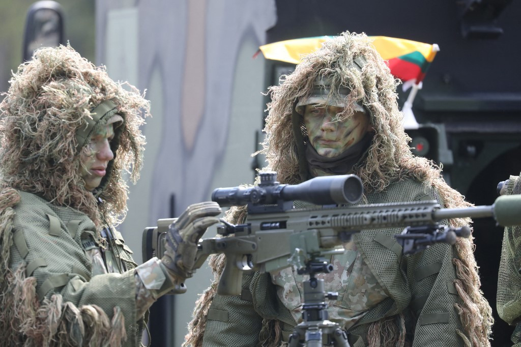 Brave griffin, NATO, soldati