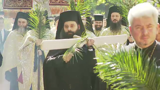 Ce simbolizează Intrarea Mântuitorului în Ierusalim. Preoții oferă credincioșilor ramuri de salcie și finic