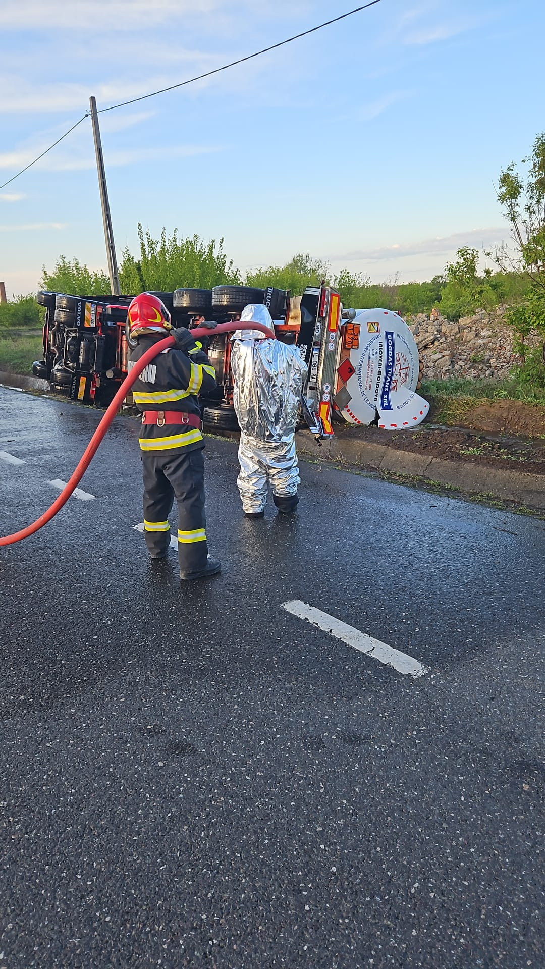 autocisterna rasturnata