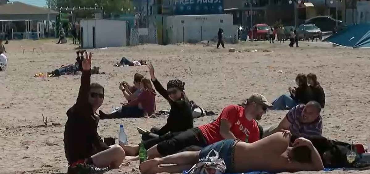 A început distracția în Vama Veche și în Costinești. Cum se petrece pe litoral, în minivacanța de 1 Mai și Paște