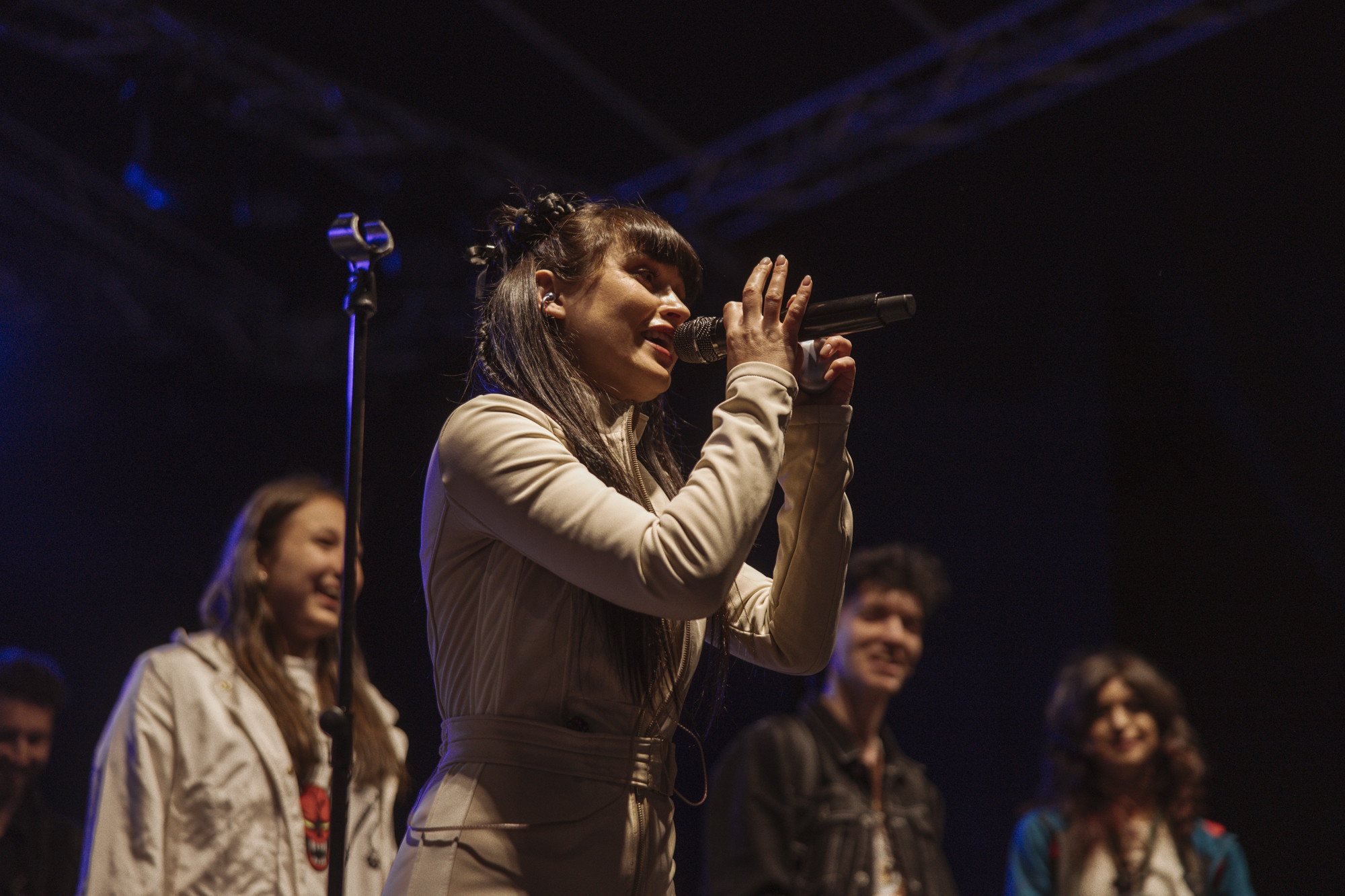 (P) Irina Rimes și-a invitat fanii la dans prin intermediul #FreeClipChallenge. „Căștile au rămas la locul lor”