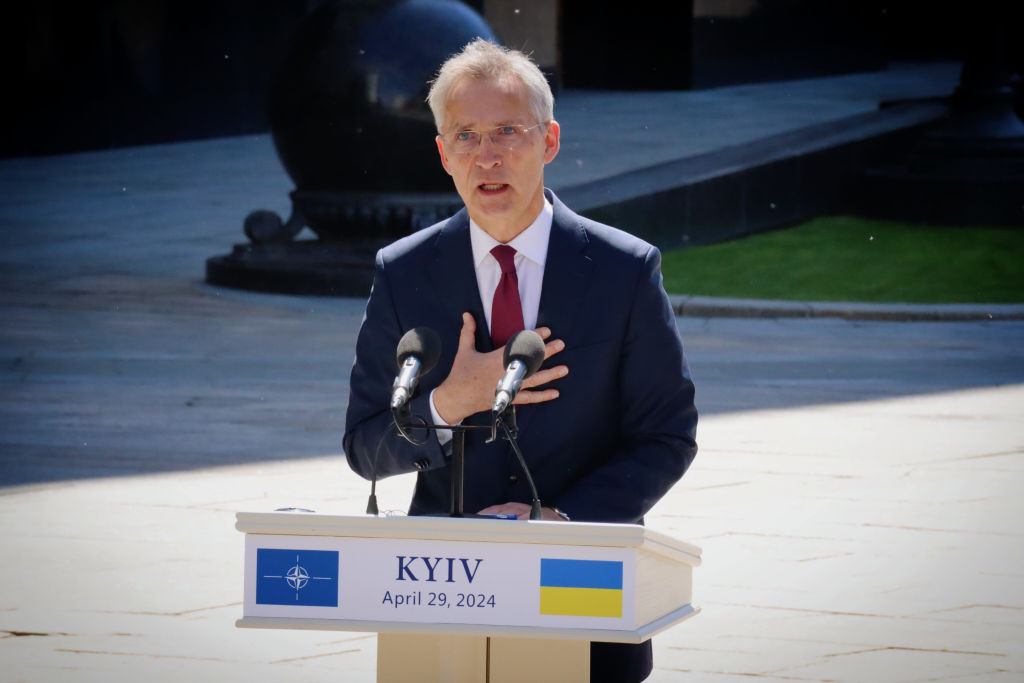 Jens Stoltenberg: Calea spre pace trece prin mai multe arme pentru Ucraina