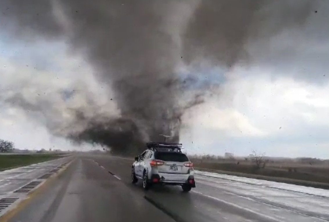 Peste 100 de tornade au făcut ravagii în SUA, în ultimele trei zile. Bilanțul morților anunțat de autorități