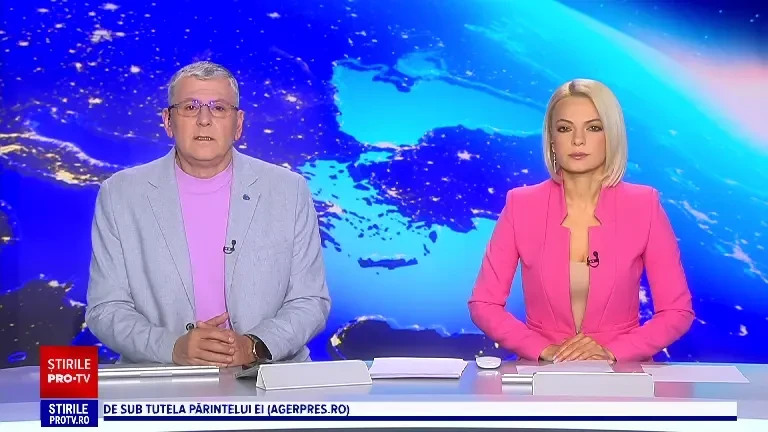 Petrecerile se țin în toi la malul mării. Mii de tineri au furat startul distracției