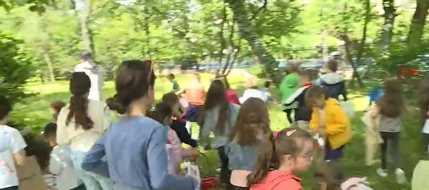 Idei de activități distractive pentru adulți și copii, în vacanța de Paște. Jocuri tematice de experimentat cu cei mici