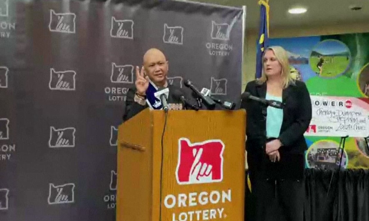 Un imigrant bolnav de cancer, soția lui și un prieten au devenit miliardari. Suma pe care au câștigat-o la loteria din SUA