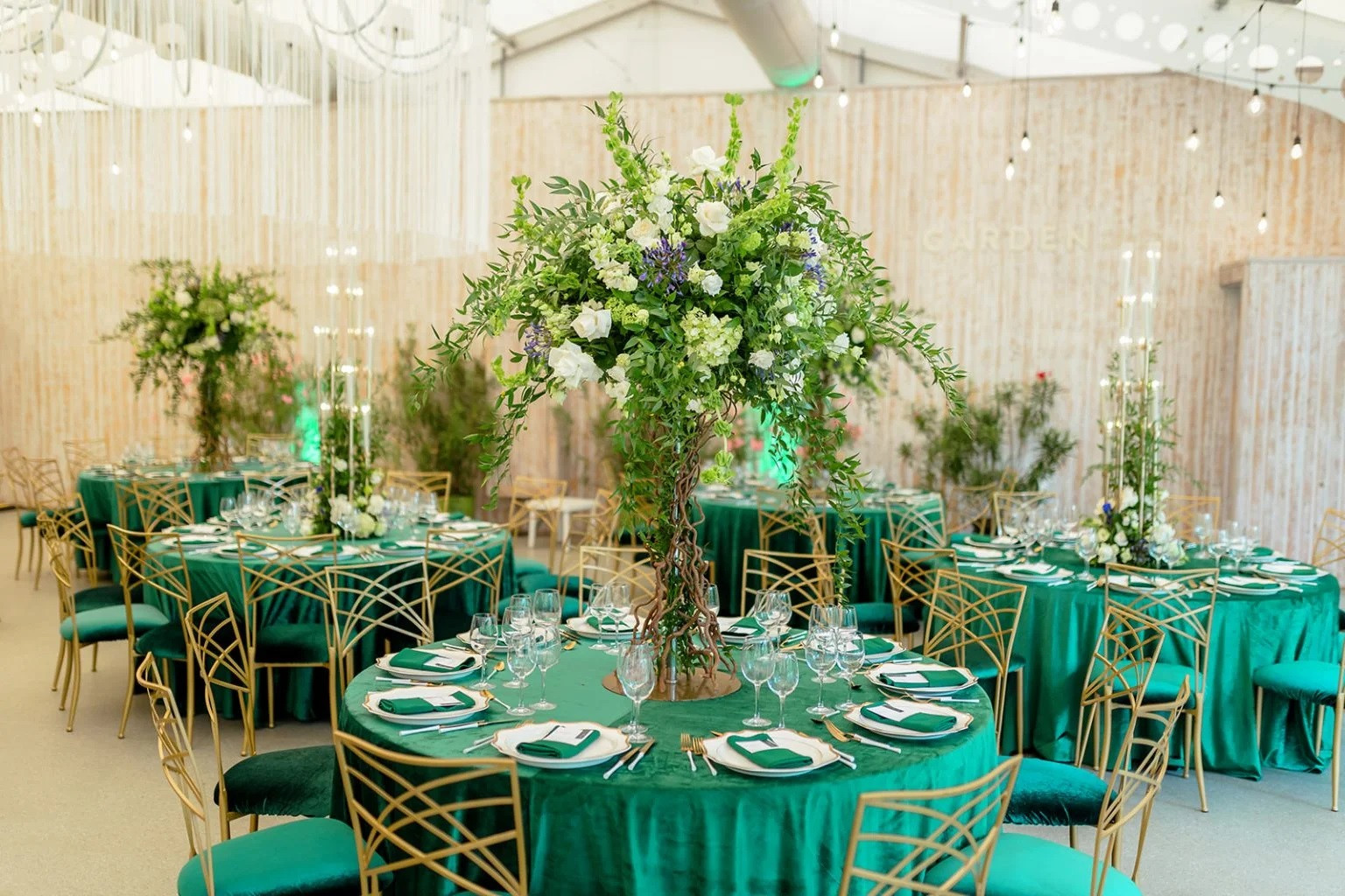 (P) Cum să îți planifici nunta împreună cu un wedding planner