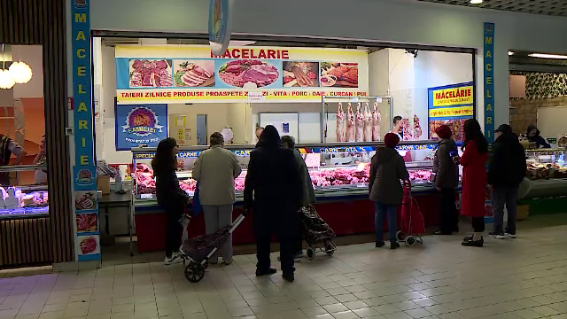 Animalul care a înlocuit mielul pe mesele românilor, de Paște. Oamenii au făcut coadă la măcelărie pentru el