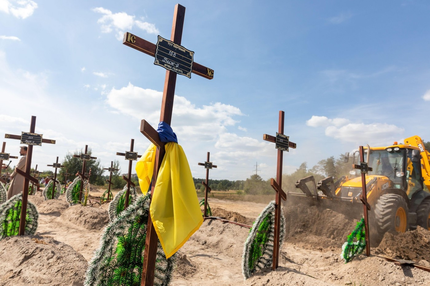 16 soldaţi vor fi înmormântaţi într-o groapă comună la Cernăuţi, pentru prima dată de la începutul războiului din Ucraina