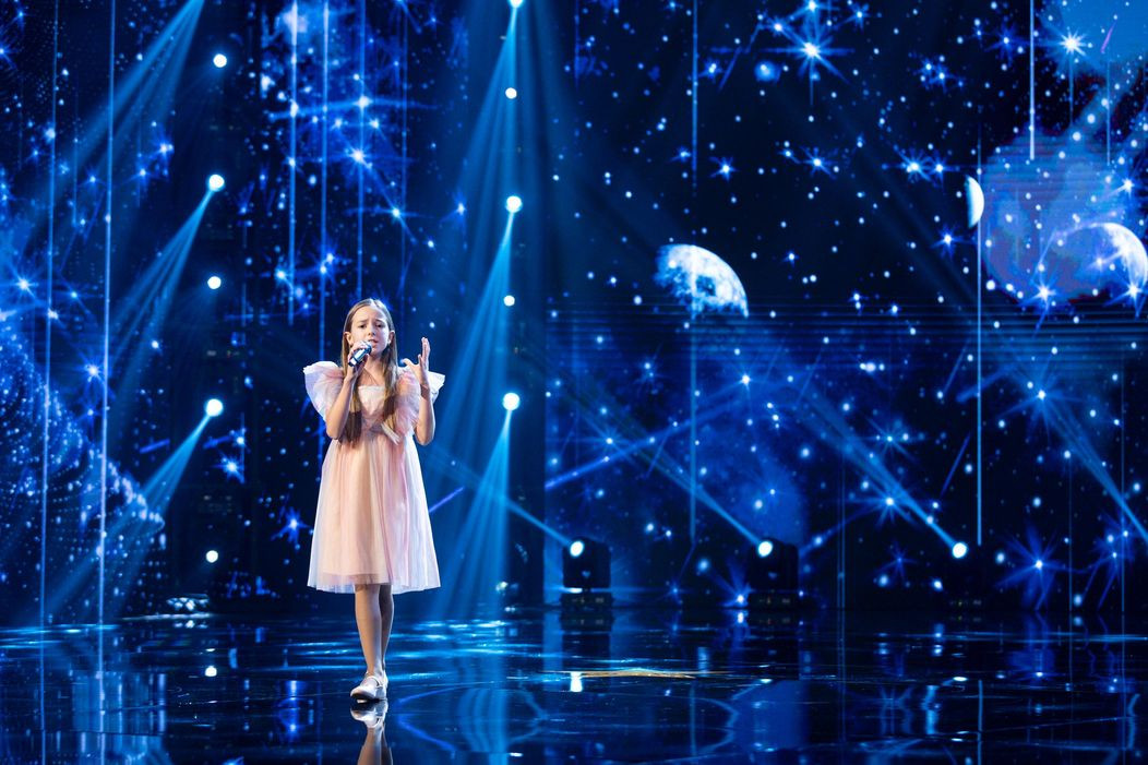 Cine e Alexia Răduți, fetița de 11 ani care a interpretat adorabil „Part of your world” din Mica Sirenă, la Românii au talent