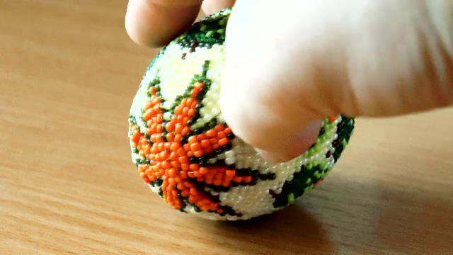 Cum și-au îmbunătățit românii tradiția ouălor vopsite de Paște. De la cele vopsite tradițional, la ouă cu mărgele