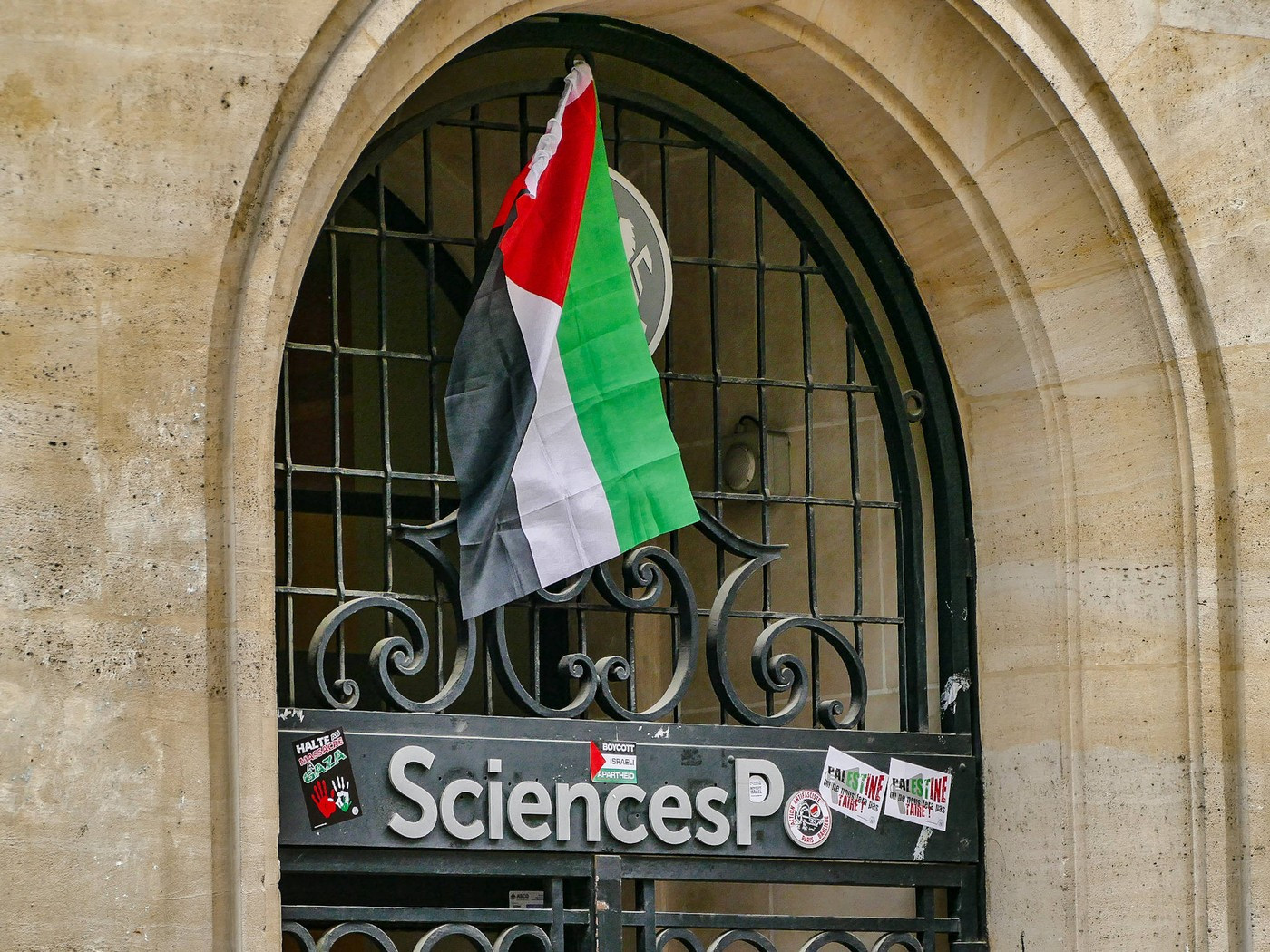 O universitate din Paris se închide vineri din cauza protestelor pro-palestiniene. Şase studenţi au intrat în greva foamei