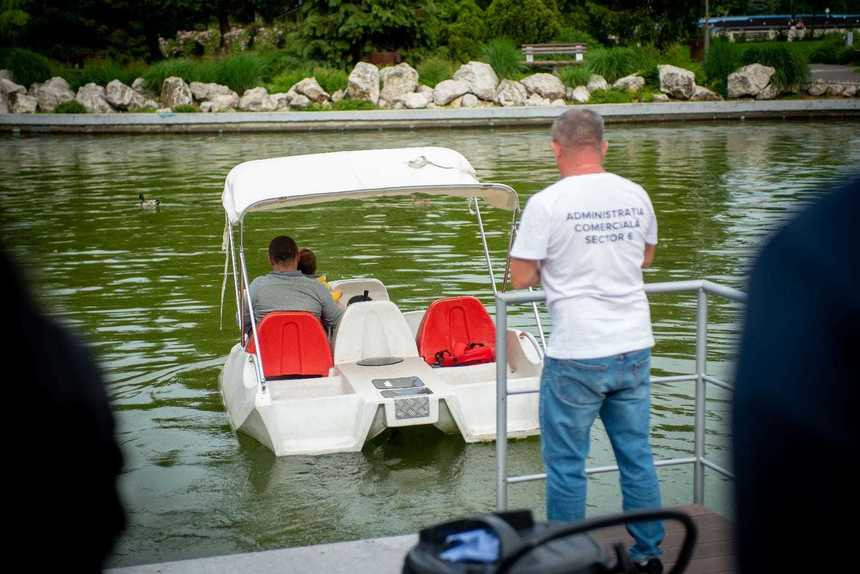 „Veste bună pentru bucureşteni”. Plimbări gratuite cu barca și hidrobicicleta pe lacul din Parcul Drumul Taberei, de Paşte