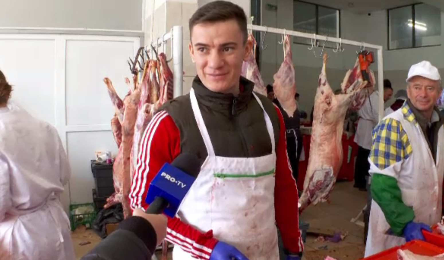 Cu cât s-a vândut carnea de miel în piețe și magazine, pe ultima sută de metri, în Vinerea Mare