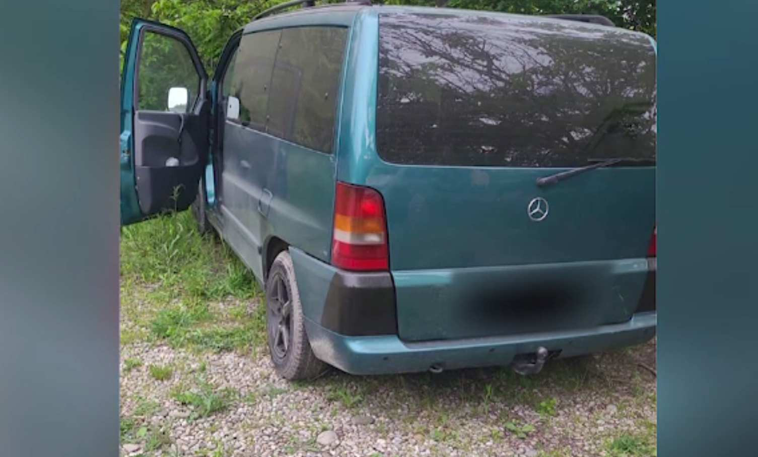 Bărbatul răpit cu o dubă din București a fost găsit încătușat sub un pod. Suspecții ar fi trei cetățeni moldoveni