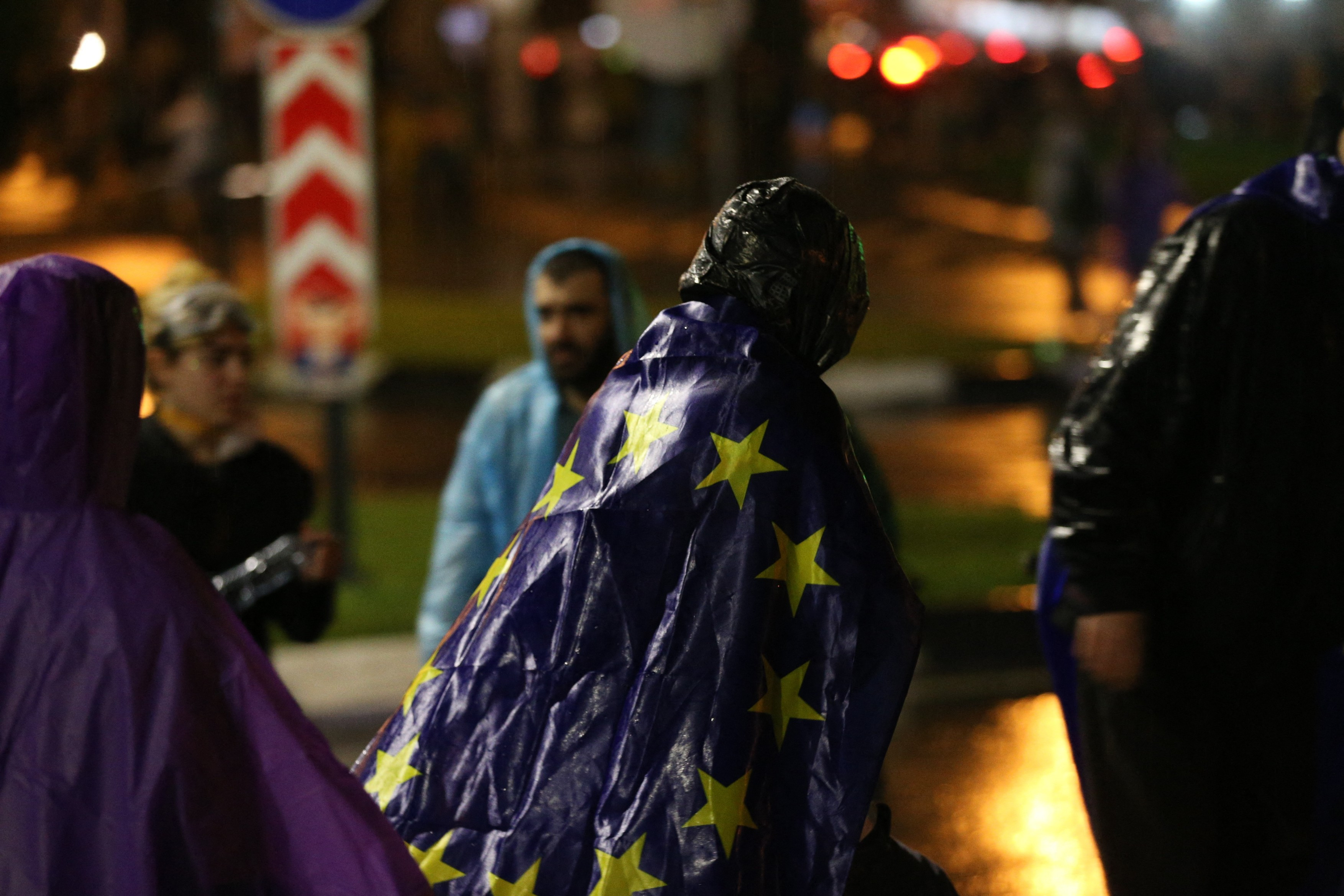 Pe măsură ce Georgia implementează legi de tip "rusesc", cetățenii săi descriu o țară la marginea prăpastiei